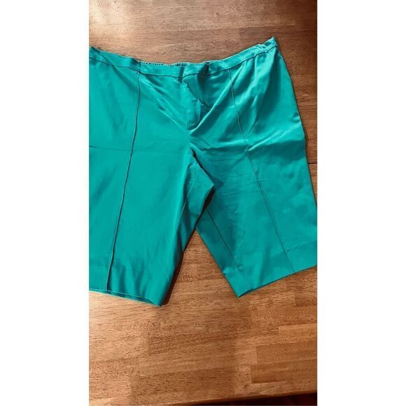 Isaac Mizrahi Live Green Bermuda Shorts WOmens Size 28WP - Picture 11 of 11